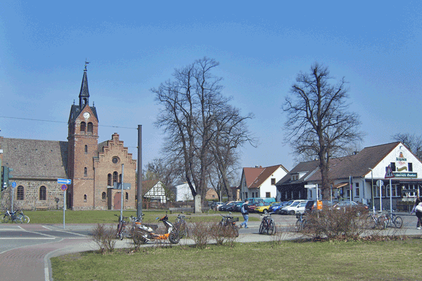 Pankow-Buchholz Zum Eisernen Gustav mit Kirche